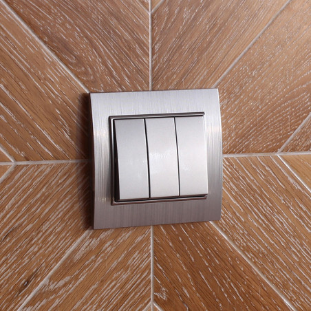 Interruptor triple 10A serie PC